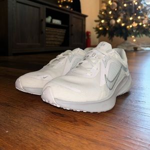 Nike Quest Running Shoes